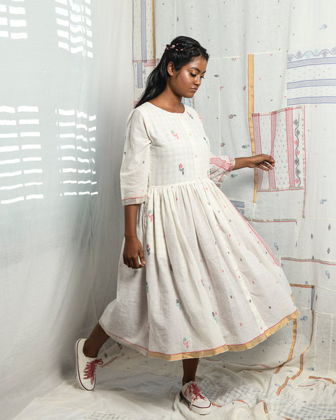 Monique dress in Jamdani (shaada-laal)