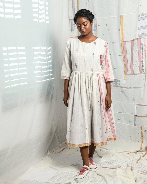 Monique dress in Jamdani (shaada-laal)