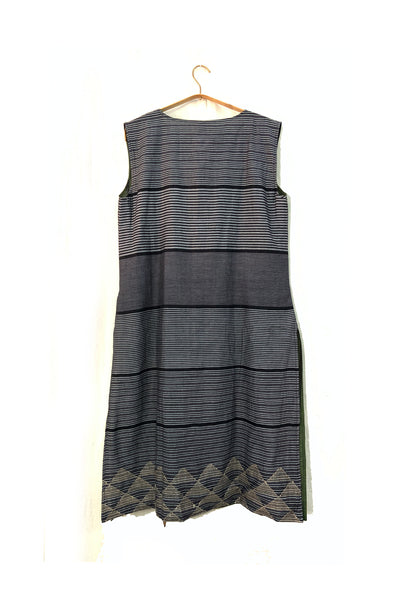 Rekha jamdani cape