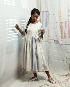 Monique dress in Jamdani (white - indigo)