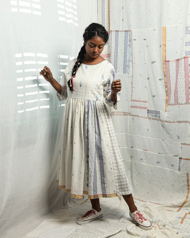 Monique dress in Jamdani (white - indigo)