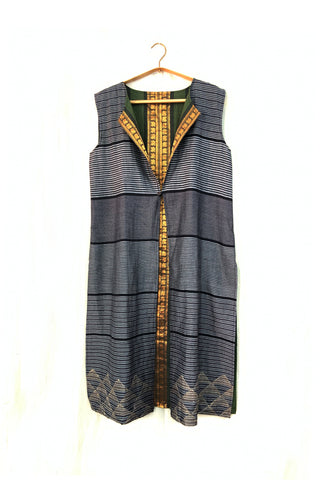 Rekha jamdani cape